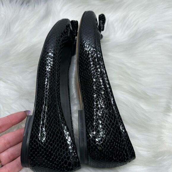 Stuart Weitzman Snakeskin Patent Leather Bow Tassel Flats 7.5 - Picture 4 of 9